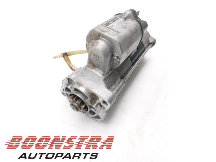 Startmotor från en Land Rover Range Rover IV (LG) 4.4 SDV8 32V 2018