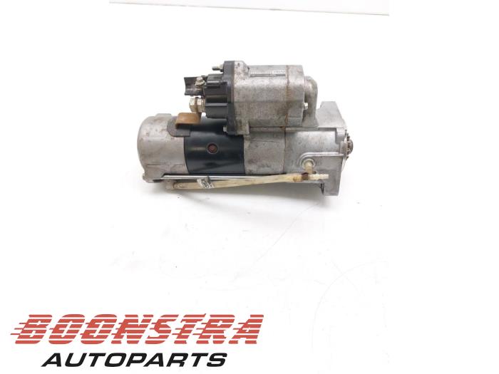 Startmotor från en Land Rover Range Rover IV (LG) 4.4 SDV8 32V 2018