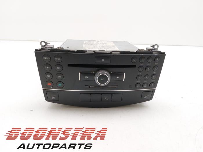 Używane Radio Mercedes C Estate (S204) 2.2 C-200 CDI 16V . Cena € 149,95 Procedura marży oferowane przez Boonstra Autoparts