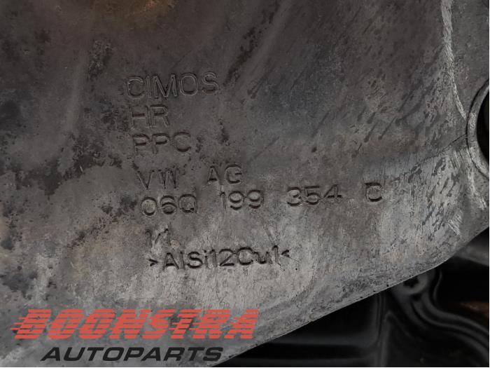 Engine from a Volkswagen Golf VIII (CD1) 2.0 GTI 16V 2020