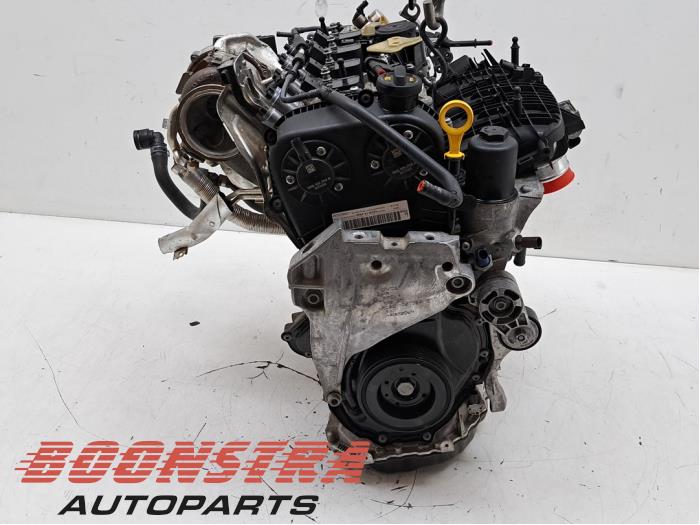 Engine from a Volkswagen Golf VIII (CD1) 2.0 GTI 16V 2020