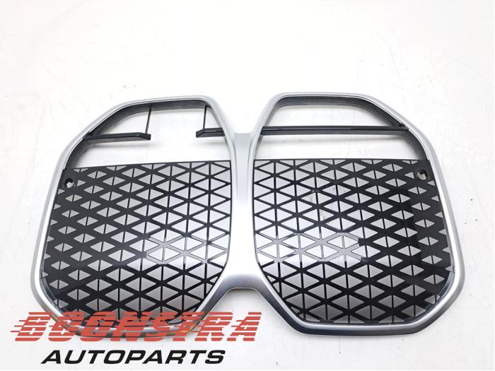 Begagnade Grill BMW i4 (G26) eDrive35 70 kWh Pris € 74,96 Inklusive moms erbjuds av Boonstra Autoparts