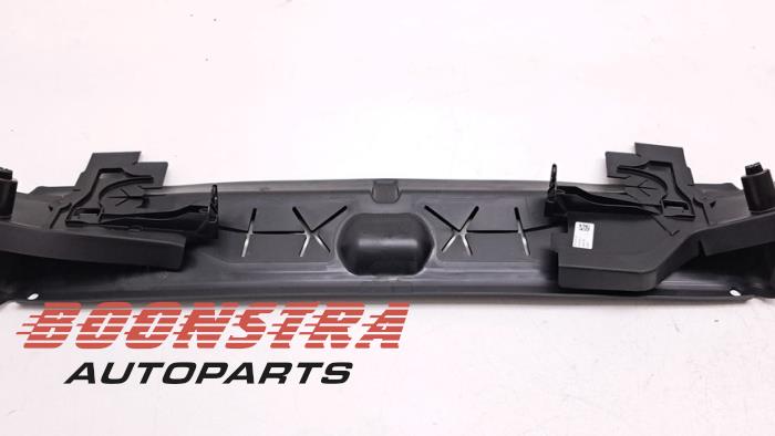 Begagnade Lufttratt BMW X5 (G05) Pris € 60,44 Inklusive moms erbjuds av Boonstra Autoparts
