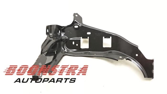 Używane Rama reflektora prawa Mini Clubman (F54) Cena € 120,94 Z VAT oferowane przez Boonstra Autoparts