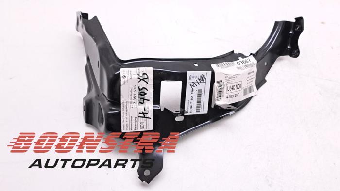Używane Rama reflektora prawa Mini Clubman (F54) Cena € 120,94 Z VAT oferowane przez Boonstra Autoparts