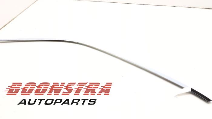 Begagnade Dekorstripe BMW X5 (F15) Pris € 30,19 Inklusive moms erbjuds av Boonstra Autoparts