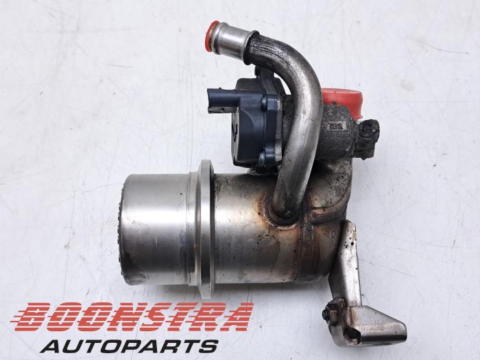 Usagé Refroidisseur RGE Volkswagen Passat Variant (3G5) 1.6 TDI 16V Prix € 24,95 Règlement à la marge proposé par Boonstra Autoparts
