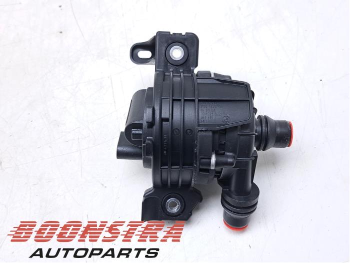 Usagé Pompe à eau BMW i5 (G60) eDrive40 84 kWh Prix € 189,95 Prix TTC proposé par Boonstra Autoparts