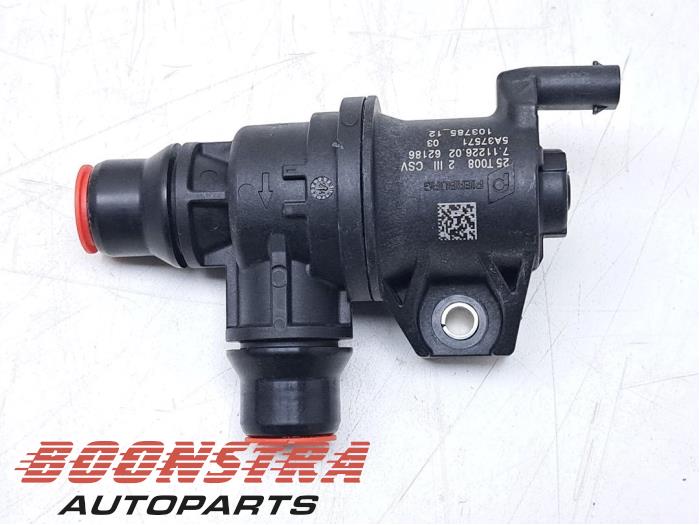 Usagé Pompe à eau BMW i5 (G60) eDrive40 84 kWh Prix € 108,84 Prix TTC proposé par Boonstra Autoparts