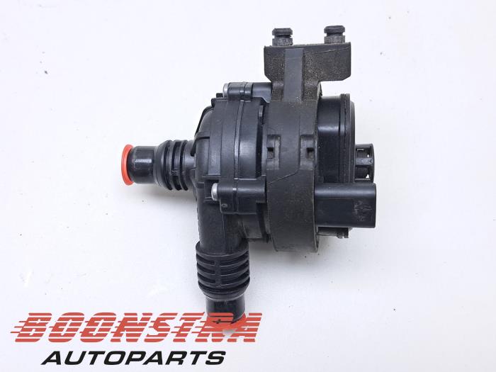 Begagnade Extra vattenpump BMW X3 (G01) xDrive 30e 2.0 TwinPower Turbo 16V Pris € 34,95 Marginaltabell erbjuds av Boonstra Autoparts