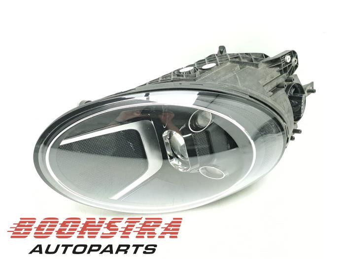 Używane Reflektor lewy Porsche 911 (992) 3.0 24V Carrera Cena € 1.149,00 Procedura marży oferowane przez Boonstra Autoparts