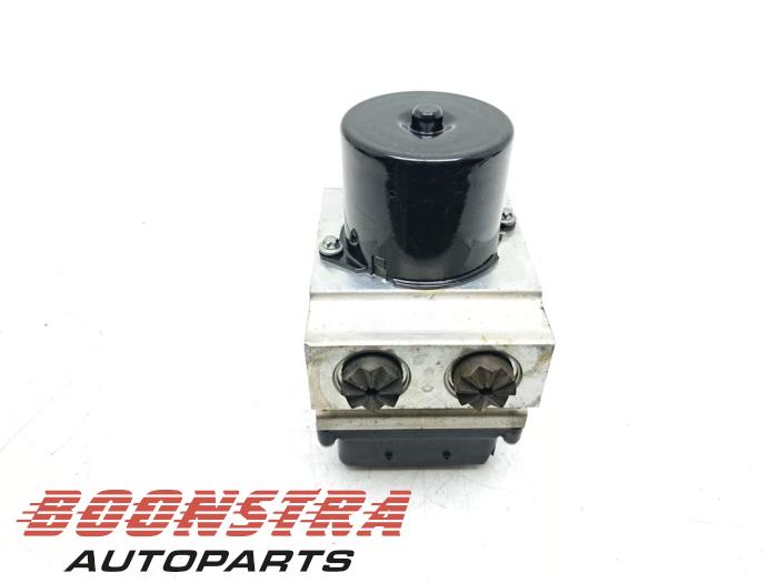 Używane Pompa ABS Dodge Ram 1500 Crew Cab (DS/DJ/D2) 5.7 V8 Hemi 2500 4x4 Cena € 211,69 Z VAT oferowane przez Boonstra Autoparts