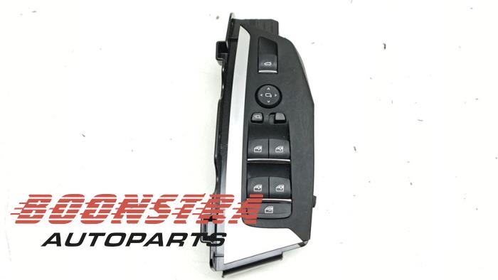 Usados Interruptor de ventanilla eléctrica BMW X3 (G01) xDrive 30e 2.0 TwinPower Turbo 16V Precio € 24,95 Norma de margen ofrecido por Boonstra Autoparts