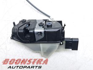 Begagnade Dörrlåsmekanism, 4-dörrars, höger fram Citroen C3 Aircross I (2C/2R) 1.2 PureTech 82 Pris € 24,95 Marginaltabell erbjuds av Boonstra Autoparts
