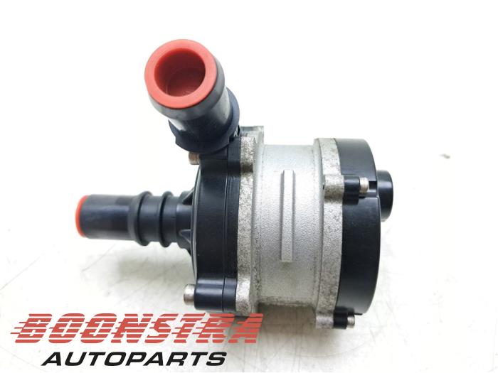 Begagnade Extra vattenpump Kia Niro I (DE) 1.6 GDI Hybrid Pris € 28,95 Marginaltabell erbjuds av Boonstra Autoparts