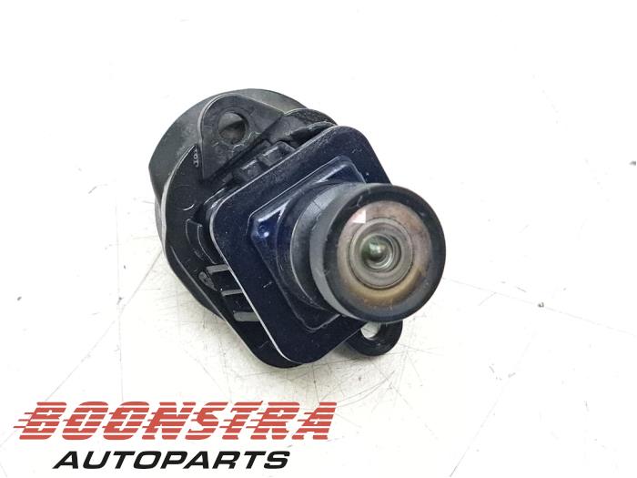 Begagnade Backkamera Volvo V40 (MV) 1.6 D2 Pris € 69,95 Marginaltabell erbjuds av Boonstra Autoparts