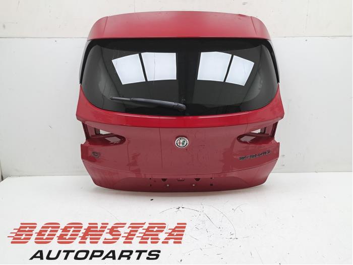 Begagnade Baklucka Alfa Romeo Stelvio (949) 2.0 T 16V Q4 Pris € 729,95 Marginaltabell erbjuds av Boonstra Autoparts
