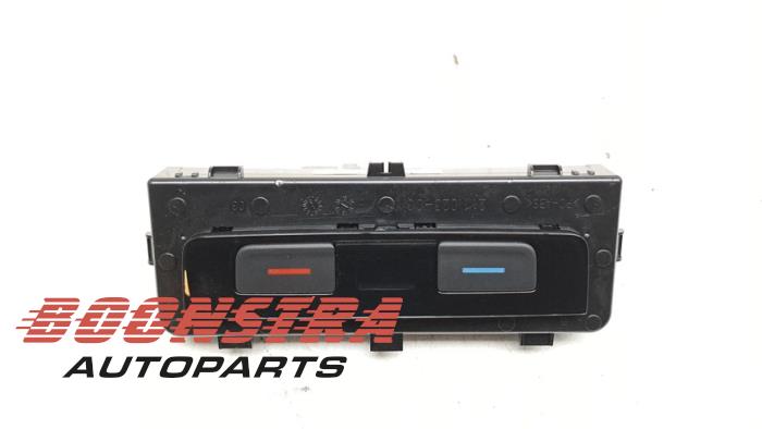 Usagé Panneau de commande clim Cupra Formentor 1.4 e-Hybrid VZ 16V Prix € 44,95 Règlement à la marge proposé par Boonstra Autoparts