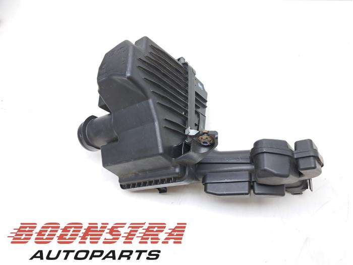 Begagnade Luftfilterhus Nissan Qashqai (J11) 1.3 DIG-T 140 16V Pris € 59,96 Inklusive moms erbjuds av Boonstra Autoparts