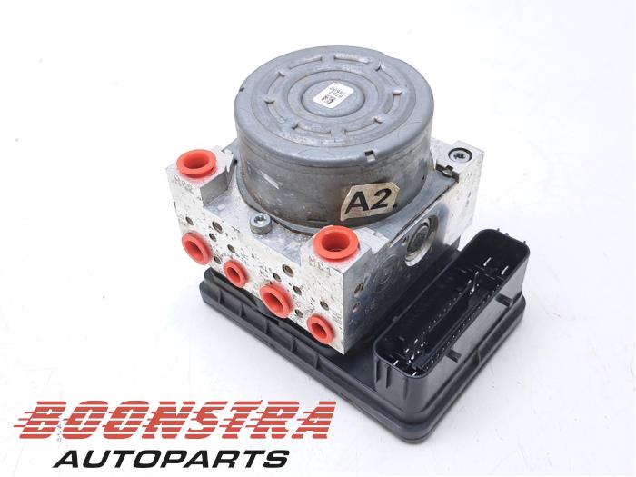 Usagé Bloc ABS Ford Fiesta 7 1.0 EcoBoost 12V 125 Prix € 139,95 Règlement à la marge proposé par Boonstra Autoparts