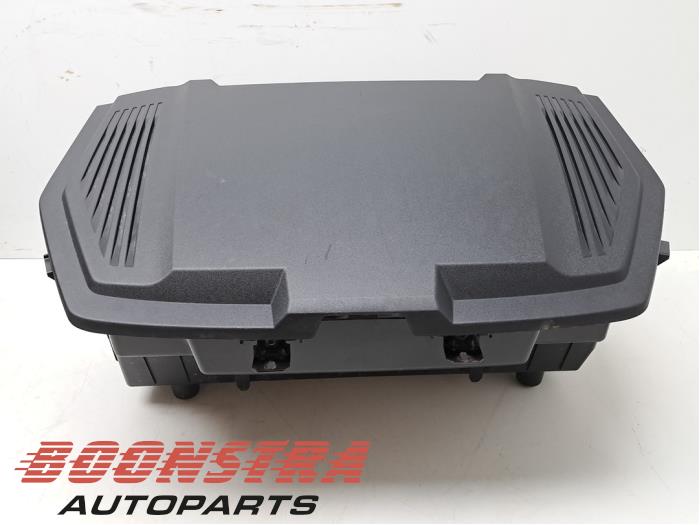 Używane Schowek Audi e-tron Sportback (GEA) 55 Cena € 114,95 Procedura marży oferowane przez Boonstra Autoparts