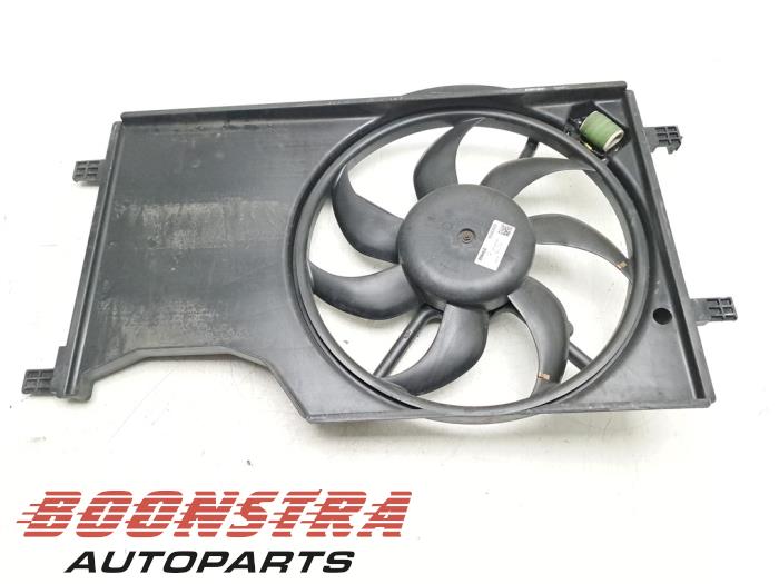 Używane Wentylator Opel Corsa E 1.0 SIDI Turbo 12V Cena € 124,95 Procedura marży oferowane przez Boonstra Autoparts