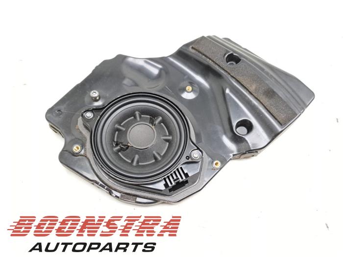 Używane Glosnik Audi R8 (4S3/4SP) 5.2 V10 Plus Quattro Cena € 24,95 Procedura marży oferowane przez Boonstra Autoparts