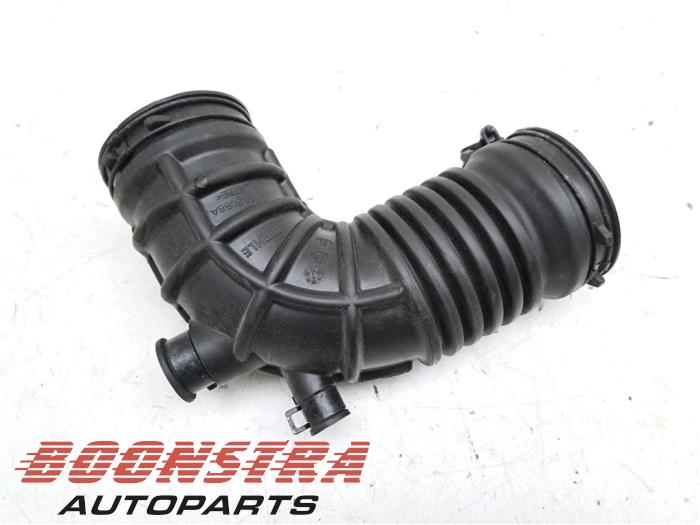 Begagnade Lufttratt Kia Stonic (YB) 1.0i T-GDi 12V Pris € 24,95 Marginaltabell erbjuds av Boonstra Autoparts