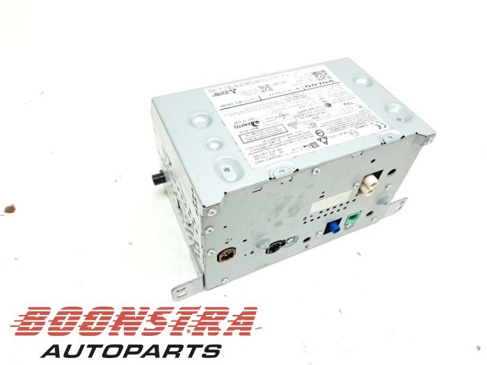 Używane Modul nawigacji Volvo S60 III (ZS) 2.0 T8 16V Twin Engine AWD Cena € 309,95 Procedura marży oferowane przez Boonstra Autoparts
