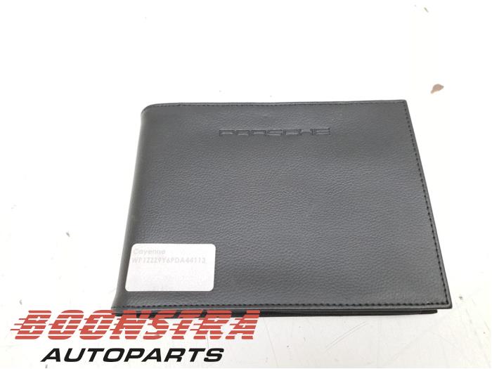 Używane Instrukcja Porsche Cayenne III (9YA) 4.0 V8 Turbo S 32V E-Hybrid Cena € 24,95 Procedura marży oferowane przez Boonstra Autoparts