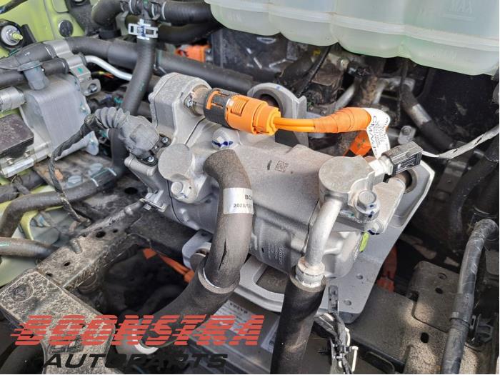 Usagé Pompe clim Volvo EX30 Single Motor Extended Range 69 kWh Prix € 595,00 Règlement à la marge proposé par Boonstra Autoparts