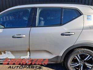 Gebrauchte Tür 4-türig links hinten Volvo XC40 (XZ) 2.0 B4 16V Mild Hybrid Autom. Preis € 399,00 Margenregelung angeboten von Boonstra Autoparts