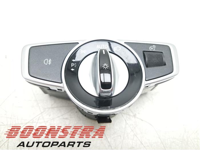 Używane Przelacznik swiatel Mercedes GLC (X253) 2.2 250d 16V BlueTEC 4-Matic Cena € 24,95 Procedura marży oferowane przez Boonstra Autoparts