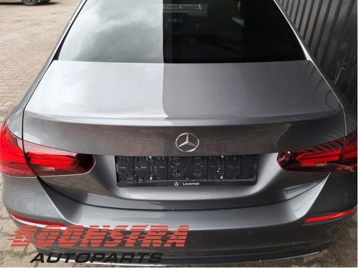 Gebrauchte Heckklappe Mercedes A Limousine (177.1) 1.3 A-180 Turbo Mild Hybrid Preis € 599,00 Margenregelung angeboten von Boonstra Autoparts