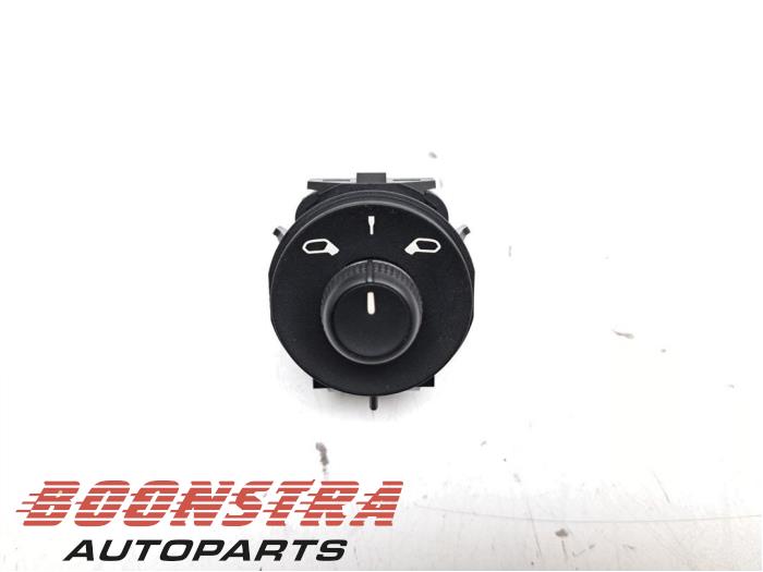 Używane Przelacznik lusterka Citroen C4 Cactus (0B/0P) 1.2 PureTech 82 12V Cena € 24,95 Procedura marży oferowane przez Boonstra Autoparts