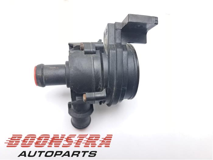 Begagnade Extra vattenpump Jaguar F-Pace 2.0 D 180 16V AWD Pris € 29,95 Marginaltabell erbjuds av Boonstra Autoparts