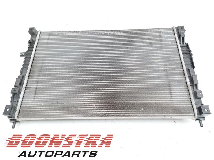 Usagé Radiateur Opel Vivaro 2.0 Diesel 145 Prix € 99,95 Prix TTC proposé par Boonstra Autoparts