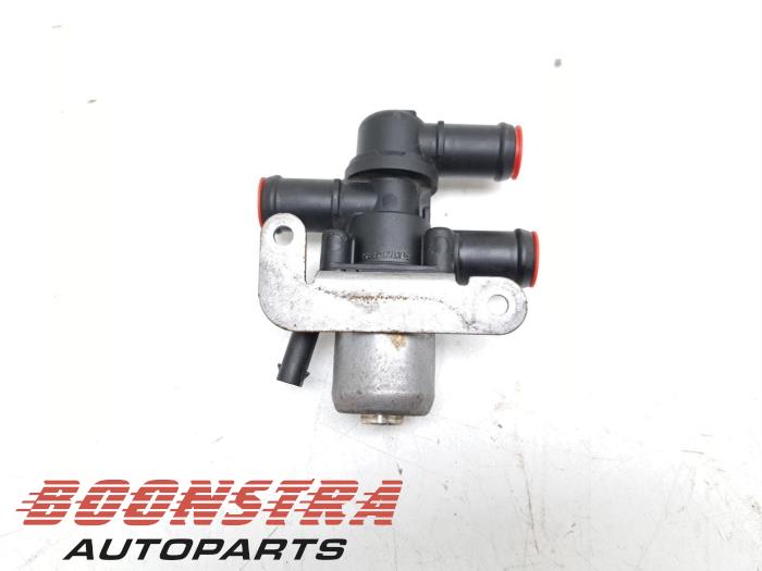Begagnade Extra vattenpump Volkswagen Golf VII (AUA) 1.4 GTE 16V Pris € 24,95 Marginaltabell erbjuds av Boonstra Autoparts