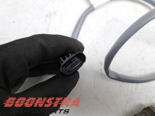 Lambda probe from a BMW 5 serie Touring (G61) 530e 2.0 TwinPower Turbo 16V 2024