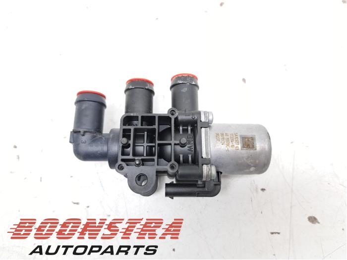 Begagnade Extra vattenpump BMW 5 serie Touring (G61) 530e 2.0 TwinPower Turbo 16V Pris € 149,96 Inklusive moms erbjuds av Boonstra Autoparts