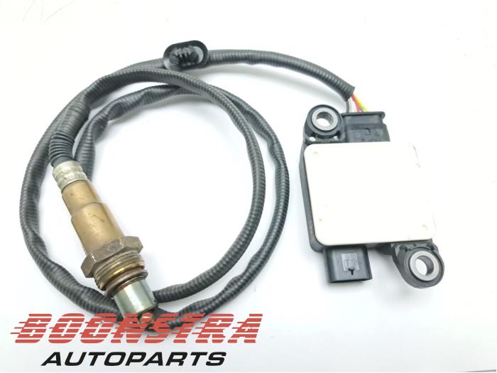Lambda probe from a Opel Vivaro 2.0 Diesel 145 2024
