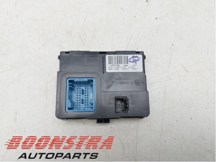 Używane Modul climatronic Opel Grandland (X) 1.6 Turbo 16V Hybrid Cena € 29,95 Procedura marży oferowane przez Boonstra Autoparts