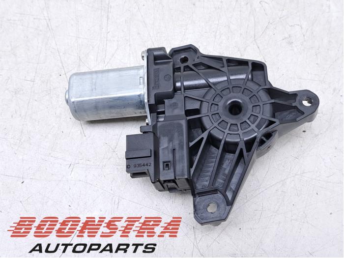 Usados Motor de ventanilla de puerta Mercedes EQC (N293) 400 4-Matic 80 kWh Precio € 24,95 Norma de margen ofrecido por Boonstra Autoparts
