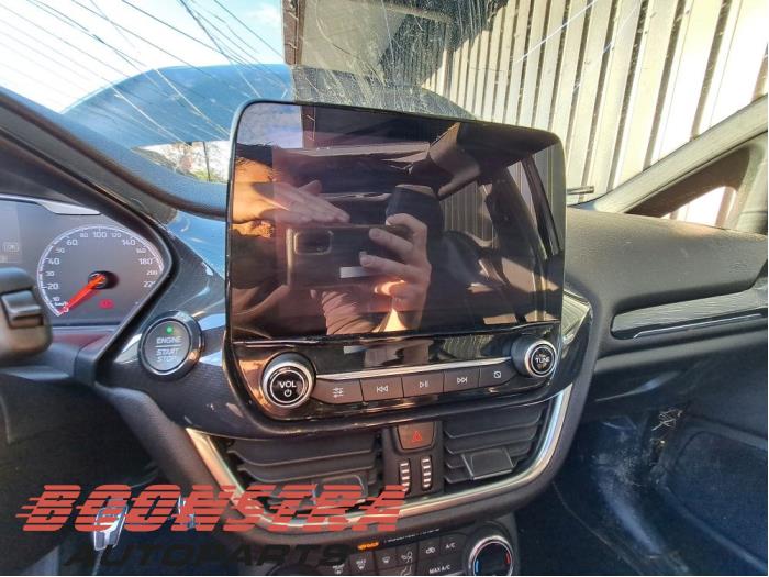 Używane Modul radiowy Ford Fiesta 7 1.5 EcoBoost 12V ST Cena € 195,00 Procedura marży oferowane przez Boonstra Autoparts