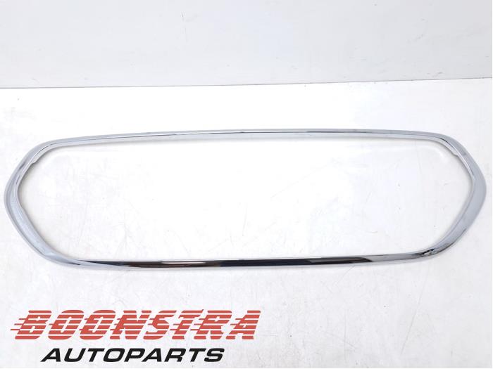 Nya Dekorstripe Mini Clubman (F54) 1.5 Cooper 12V Pris € 85,00 Inklusive moms erbjuds av Boonstra Autoparts