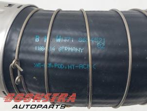 Intercooler Rohr van een BMW 4 serie (G23) 420i 2.0 TwinPower Turbo 16V 2022