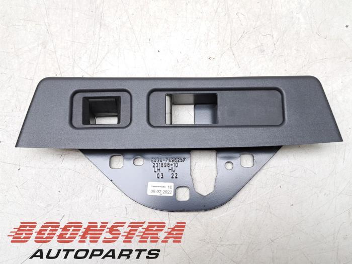Używane Blokada dachu cabrio BMW 4 serie (G23) 420i 2.0 TwinPower Turbo 16V Cena € 34,94 Z VAT oferowane przez Boonstra Autoparts