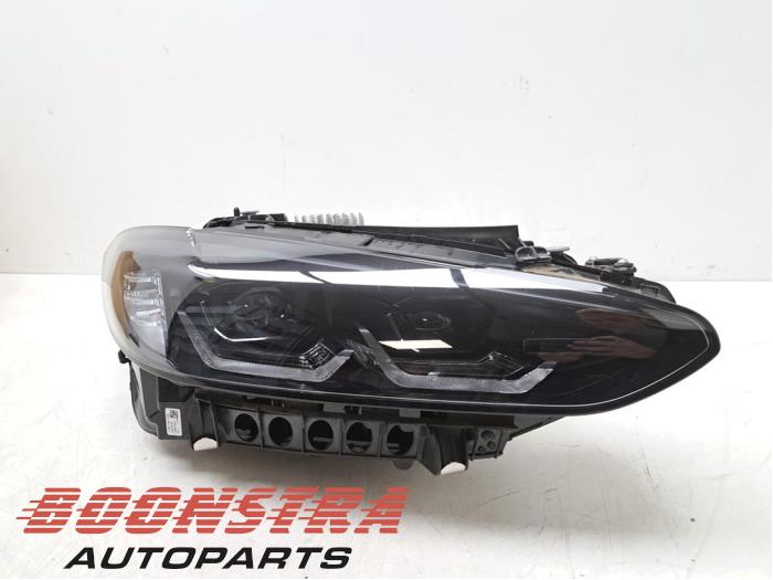 Używane Reflektor prawy BMW 4 serie (G23) 420i 2.0 TwinPower Turbo 16V Cena € 1.095,00 Z VAT oferowane przez Boonstra Autoparts