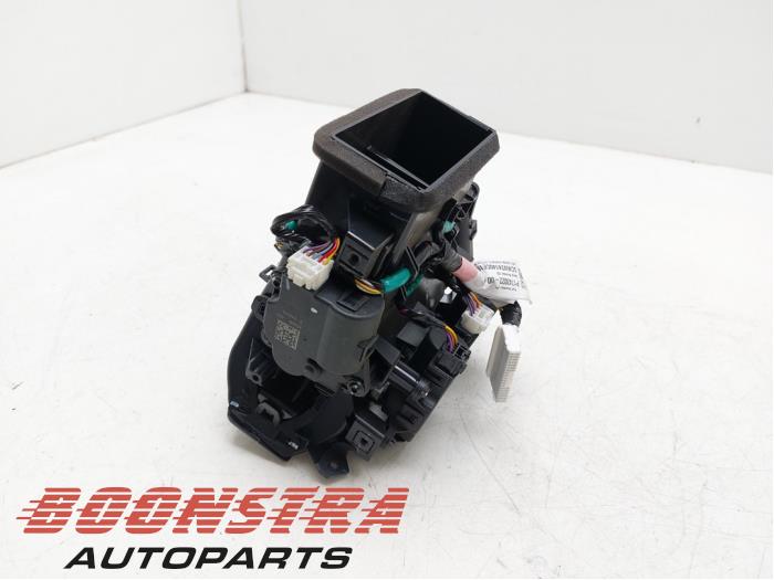 Begagnade Luftraster bak Tesla Model 3 Long Range, Performance AWD Pris € 199,50 Marginaltabell erbjuds av Boonstra Autoparts