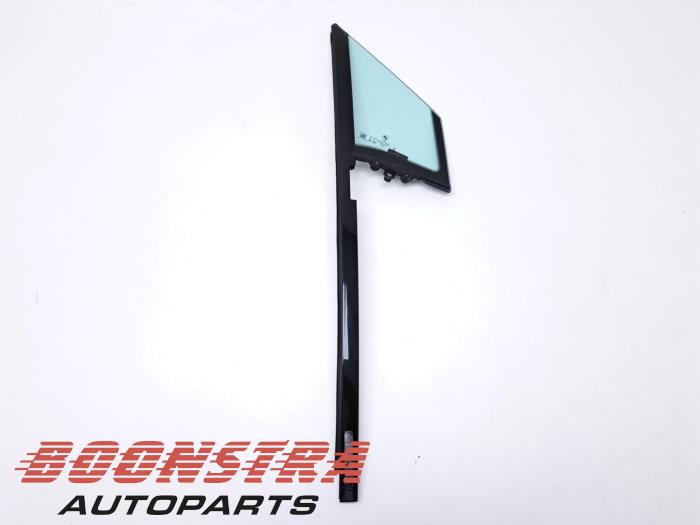 Usados Ventanilla triangular derecha delante BMW iX (I20) xDrive40 77 kWh Precio € 120,95 Norma de margen ofrecido por Boonstra Autoparts